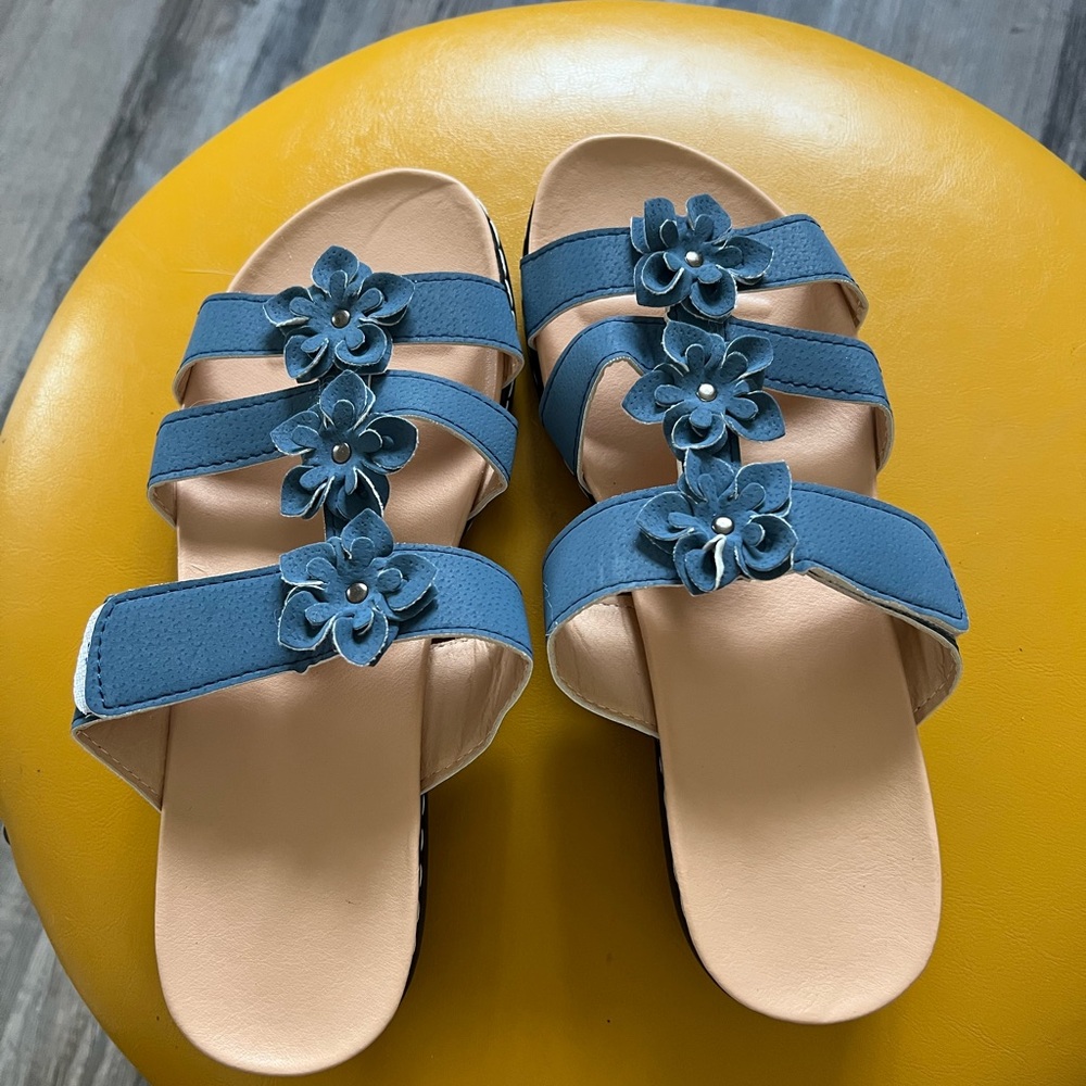 Brand new dressy sandals